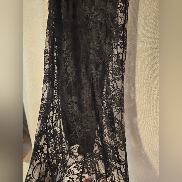 PrettyLittleThing Sexy Slinky Dress with Black Floral Lace Overlay - Size US18 - Picture 4 of 14